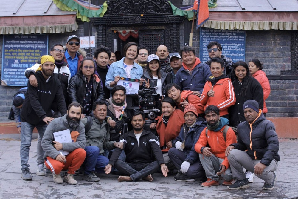 मुक्तिनाथ पुगेर सकियो केकी र सलोनको ‘जय हो’